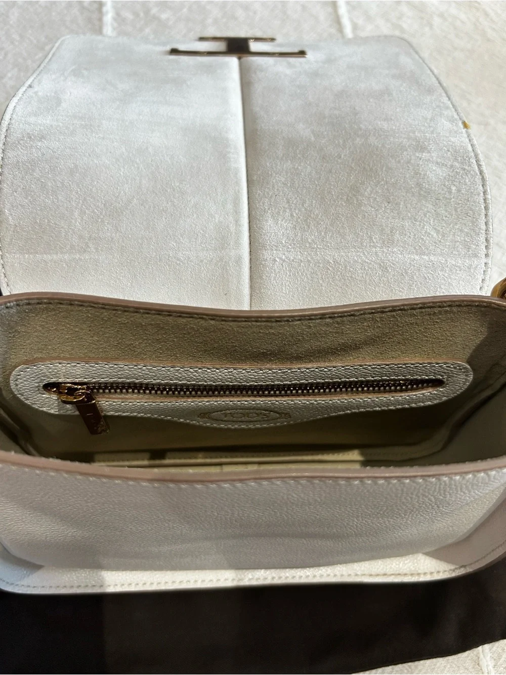 TOD'S White Leather Shoulder Bag with Gold T-Logo and Chain